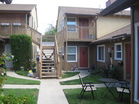 5338 1/2 Ben Ave, Unit 1/2 in Los Angeles, CA - Foto de edificio - Building Photo