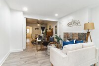 645 Stirling St photo'