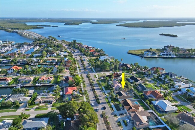 1337 N Collier Blvd in Marco Island, FL - Foto de edificio - Building Photo