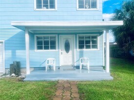 6004 Avenue T in Galveston, TX - Building Photo