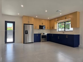 5152 SW 6th St in Coral Gables, FL - Building Photo - Building Photo