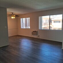 4475 Rosewood Ave in Los Angeles, CA - Building Photo - Building Photo