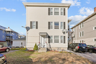 24 Birch St in Woonsocket, RI - Building Photo - Building Photo