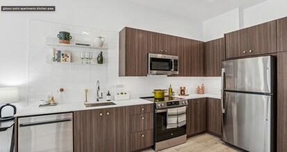 112 Lynnway in Revere, MA - Foto de edificio - Building Photo