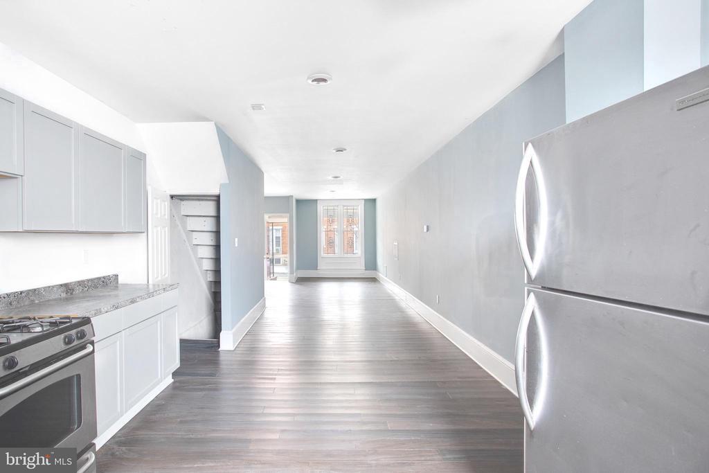 2212 W Fayette St in Baltimore, MD - Building Photo