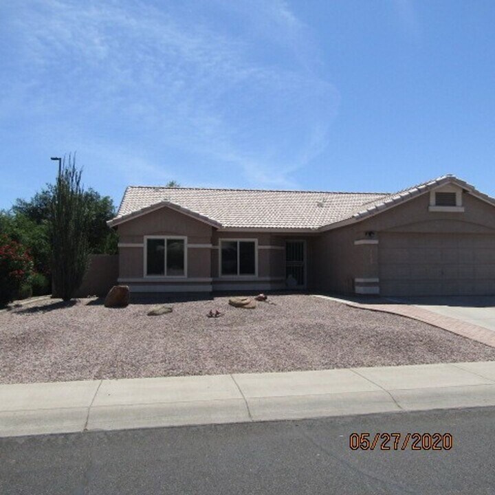 1529 S Sahuaro Dr in Gilbert, AZ - Building Photo