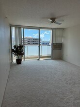 3009 Ala Makahala Pl in Honolulu, HI - Building Photo - Building Photo