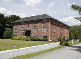 Spring Hill Commons Apartments