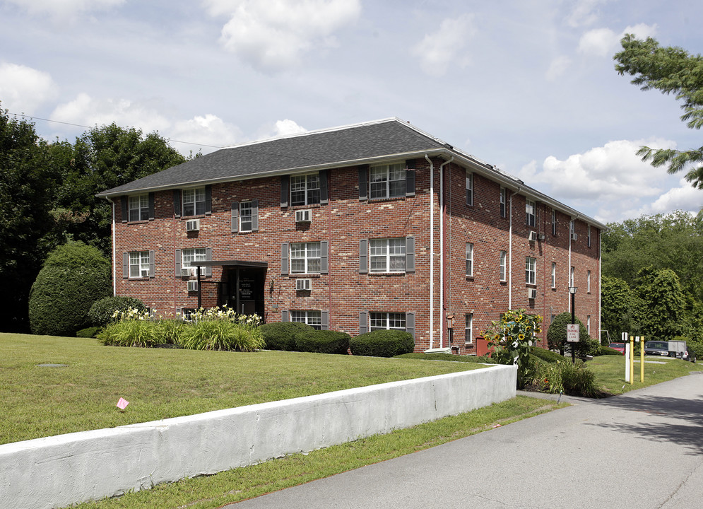 Spring Hill Commons in Acton, MA - Foto de edificio