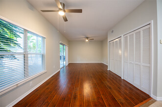 1700-1704 Redwood St in Sarasota, FL - Building Photo - Interior Photo