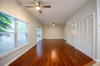 1700-1704 Redwood St in Sarasota, FL - Foto de edificio - Interior Photo