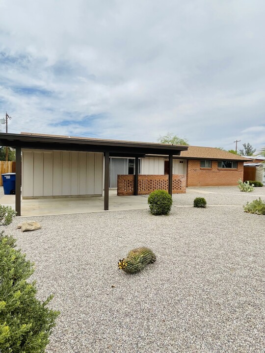 7426 E Montecito Dr in Tucson, AZ - Building Photo