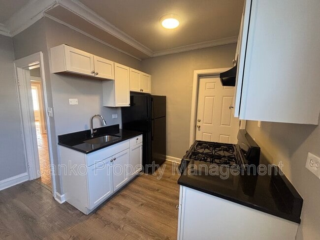 property at 654 E 81st St