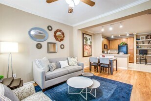 10221 Centrepark Dr in Houston, TX - Building Photo