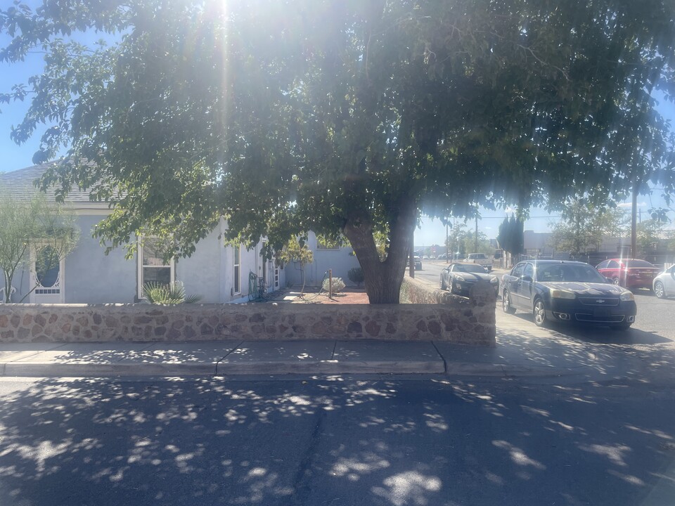 306 S San Pedro St in Las Cruces, NM - Building Photo