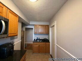 77 Green St, Unit 21 in Lynn, MA - Building Photo