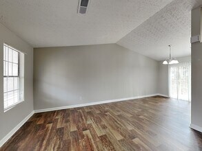 5127 Galbraith Cir in Stone Mountain, GA - Building Photo - Building Photo