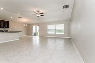 5423 Rainwood Meadows Dr in Ruskin, FL - Foto de edificio - Building Photo