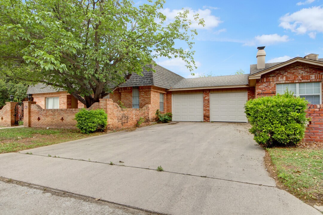 Bel Air on 25th Photo