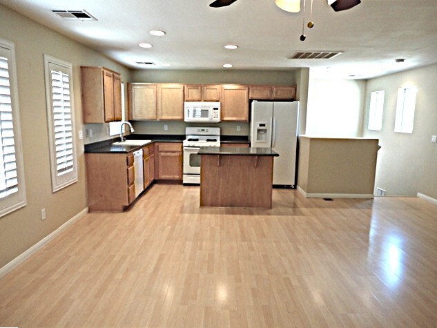 10338 Ladybug Bend St in Las Vegas, NV - Building Photo - Building Photo
