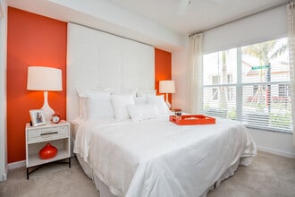 Avalon Bonterra in Hialeah, FL - Building Photo - Building Photo