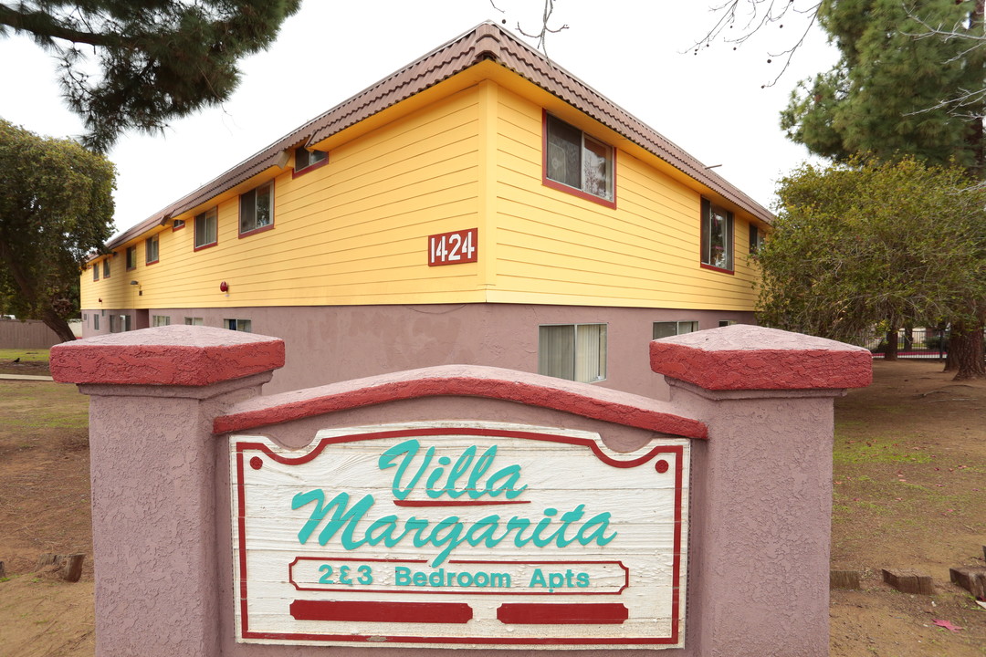 Villa Margarita in Vista, CA - Building Photo