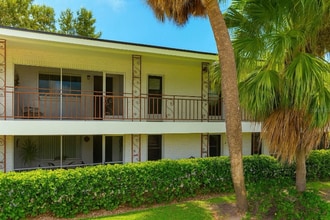 2348 Shelley St in Clearwater, FL - Foto de edificio - Building Photo