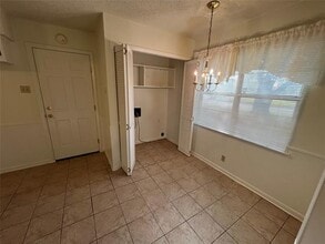 2209 N Woods St in Sherman, TX - Building Photo - Building Photo