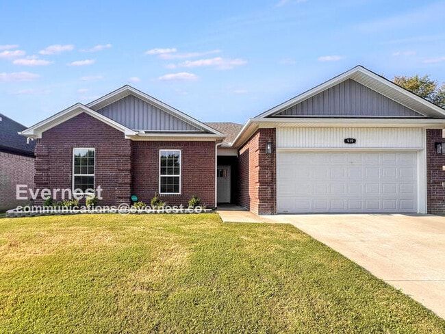 property at 919 Villa Vis Lp