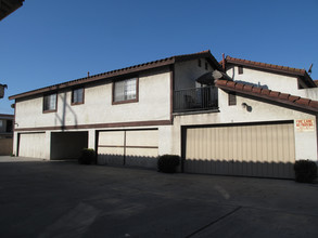 14917-14925 Downey Ave in Paramount, CA - Building Photo - Building Photo