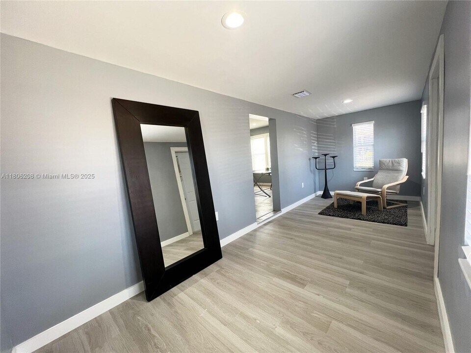 326 NW 23rd Ave in Miami, FL - Building Photo