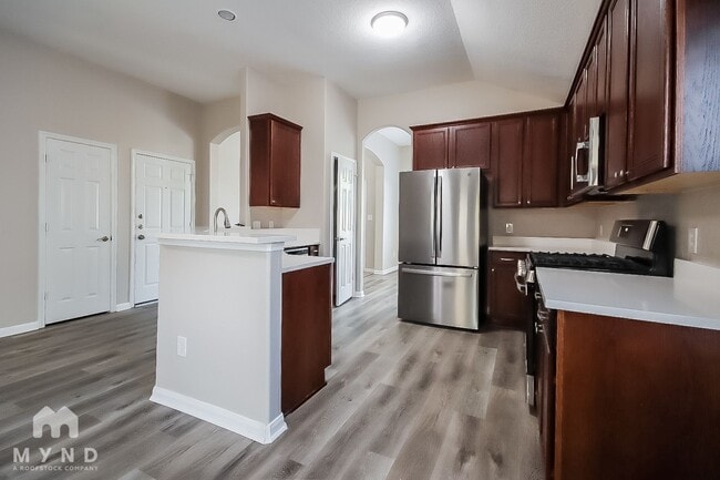 8630 W Highlands Crossing in Highlands, TX - Building Photo - Building Photo