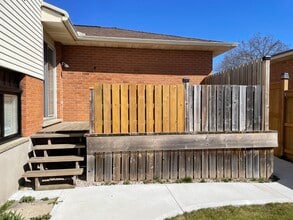 49 Shaftsbury Dr in Kitchener, ON - Building Photo - Building Photo