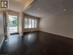 610 Stone Church Rd W in Hamilton, ON - Building Photo - Building Photo