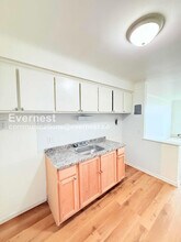 15601 Schoolcraft Rd in Detroit, MI - Building Photo - Building Photo