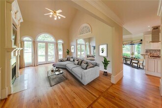 3200 Brookside Dr in Roswell, GA - Building Photo - Building Photo