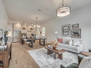 16 N Walnut St in Edmond, OK - Building Photo - Building Photo