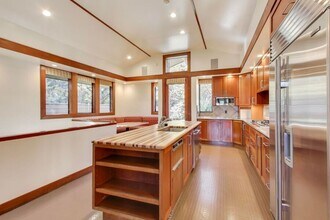 28 Meadow Rd in Woodside, CA - Building Photo - Building Photo