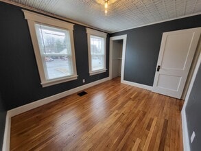 3688 NY-43 in West Sand Lake, NY - Building Photo - Building Photo