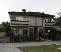 14234 Delano St in Van Nuys, CA - Building Photo - Building Photo