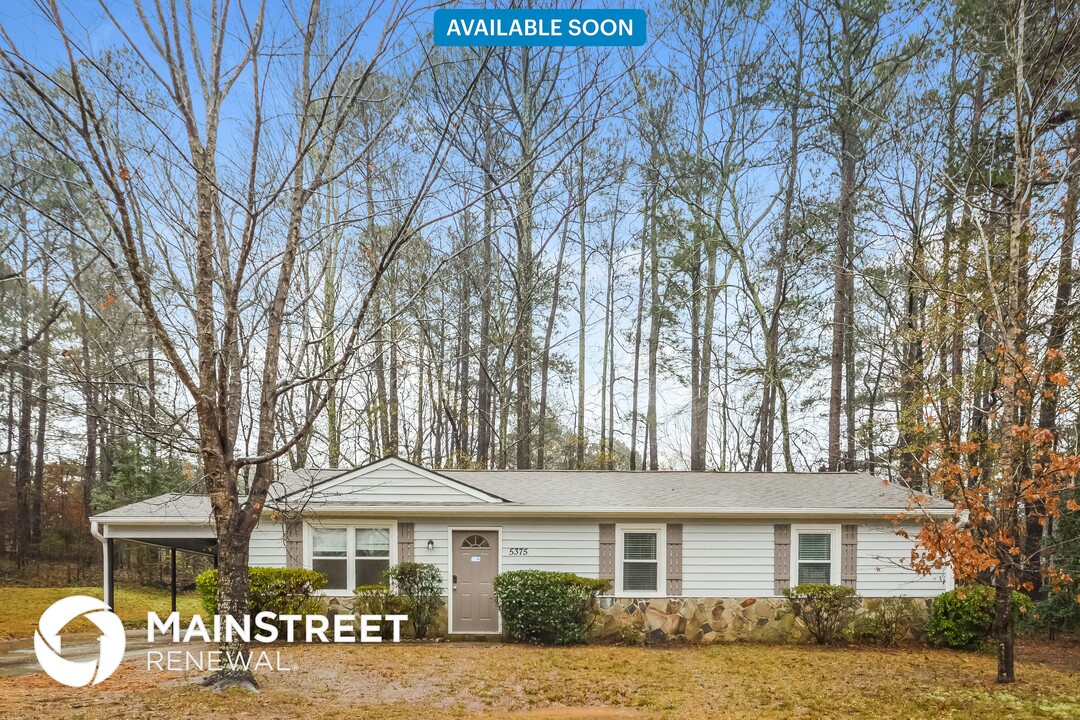 5375 Rocky Pine Dr in Stonecrest, GA - Building Photo