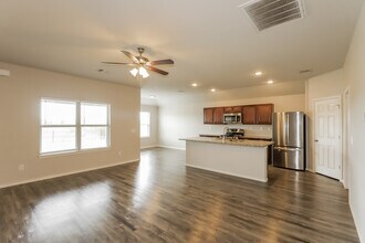 7407 Wolf Creek Ln in Richmond, TX - Building Photo - Building Photo