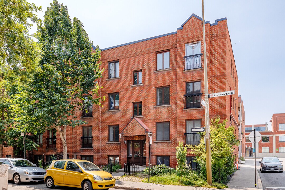 1010 Sainte-Marguerite Rue in Montréal, QC - Building Photo