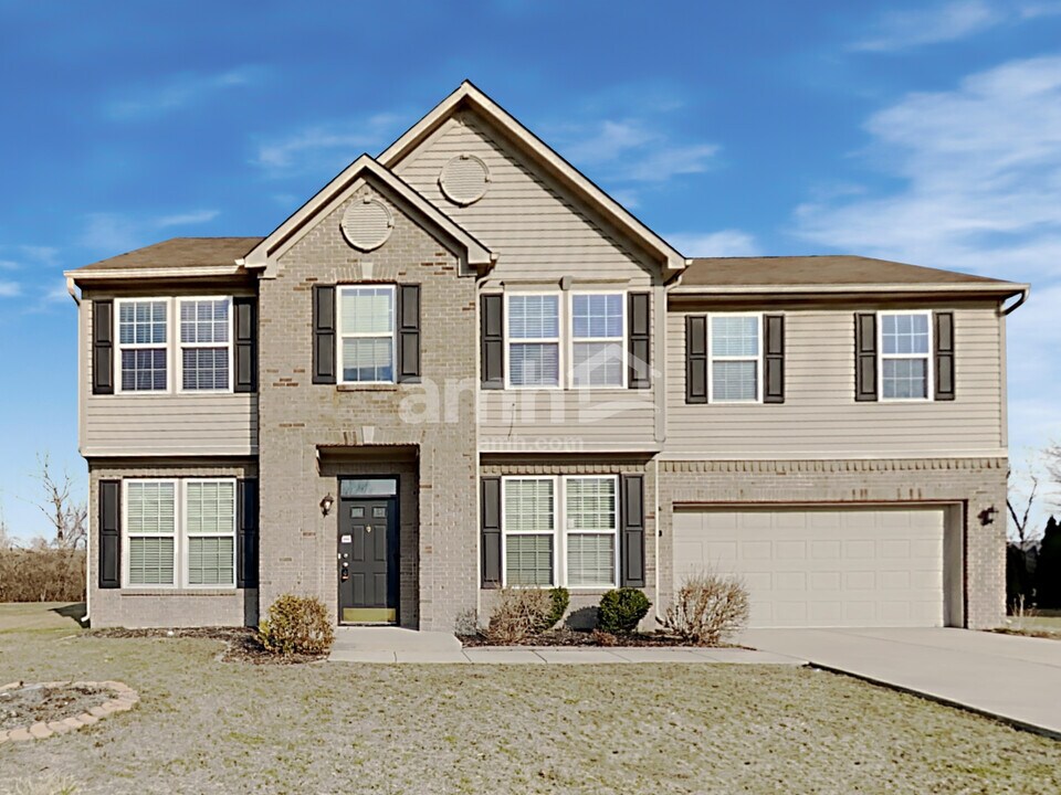 1125 Turfway Dr in Avon, IN - Foto de edificio