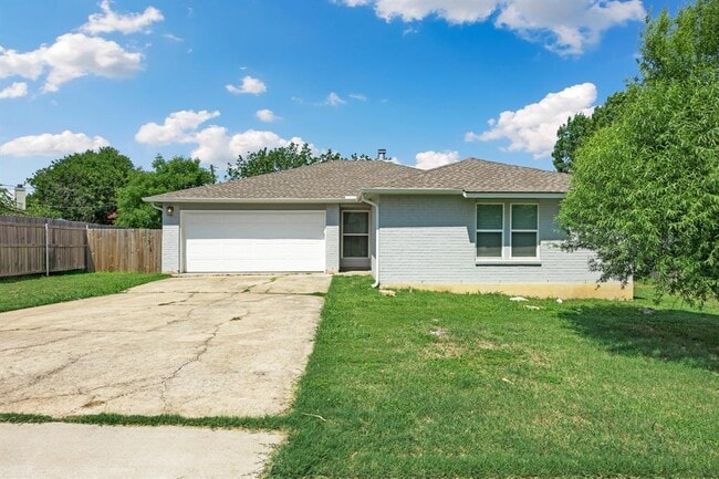 property at 2006 Oxford Blvd