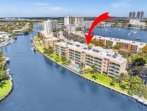 201 Golden Isles Dr in Hallandale Beach, FL - Building Photo - Building Photo