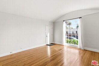 7261 Waring Ave in Los Angeles, CA - Building Photo - Building Photo