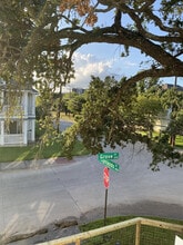 400 Highlands St in College Station, TX - Building Photo - Building Photo