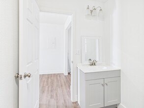 Main Street Flats in Mountain Home, AR - Building Photo - Building Photo