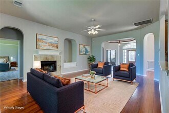 120 Abbey Dr in Austin, TX - Building Photo - Building Photo